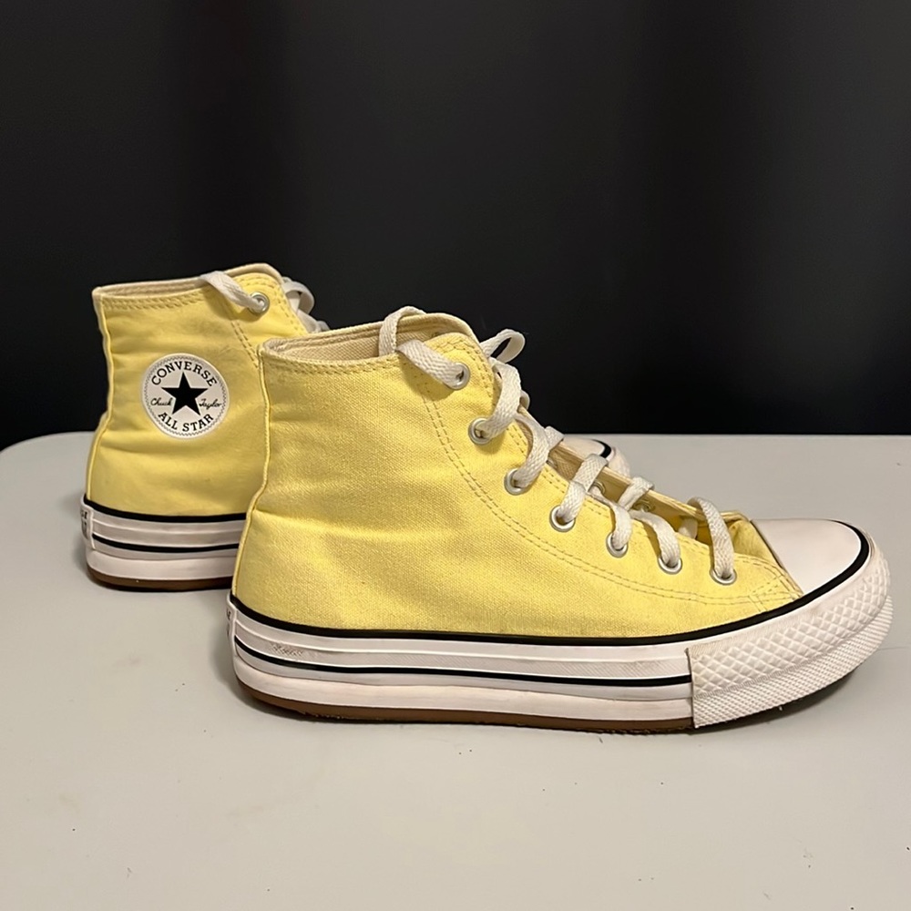 Converse Chuck Taylor Hi-Tops